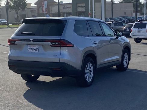 Certified 2025 Toyota Grand Highlander FWD image 4