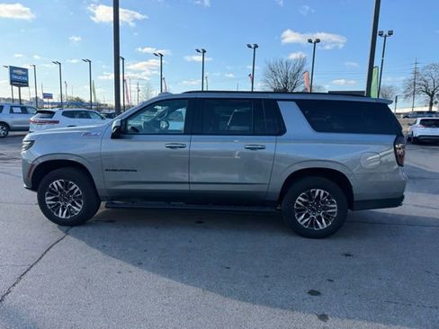 Used 2025 Chevrolet Suburban Z71 image 6