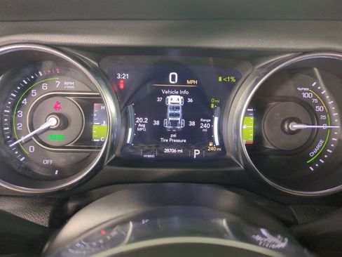 Used 2022 Jeep Wrangler Unlimited Sahara image 32