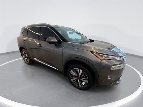 Used 2023 Nissan Rogue SL w/ SL Premium Package image 1
