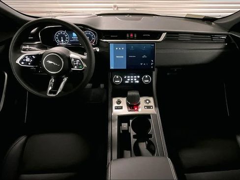 New 2026 Jaguar F-PACE R-Dynamic S image 6