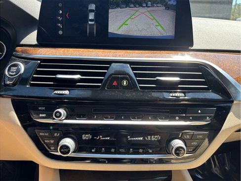 Used 2018 BMW 530i w/ Premium Package RWD image 32