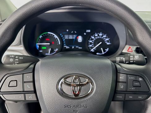 New 2026 Toyota Sienna LE image 15