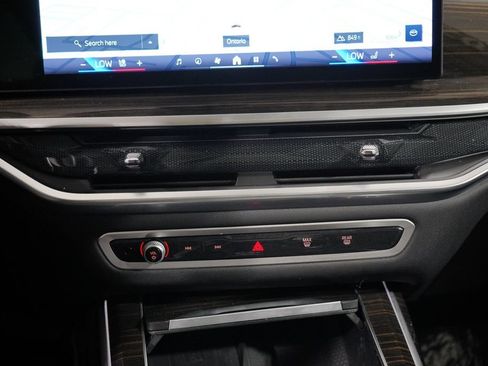 Used 2024 BMW X7 xDrive40i w/ Premium Package AWD/4WD image 21