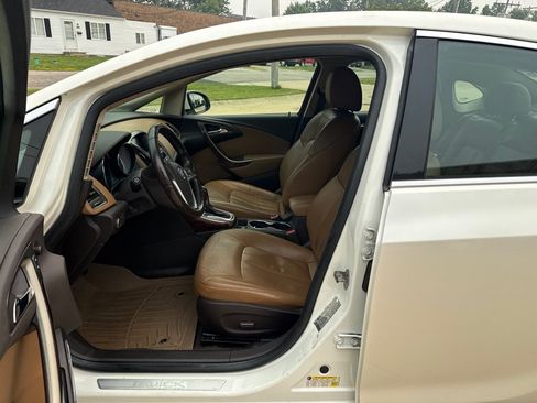 Used 2013 Buick Verano Leather FWD image 10