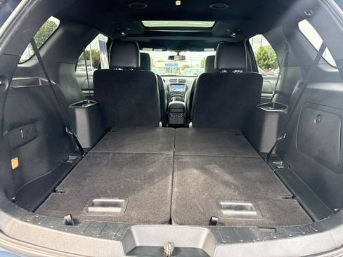 Used 2019 Ford Explorer XLT w/ Equipment Group 202A FWD image 35