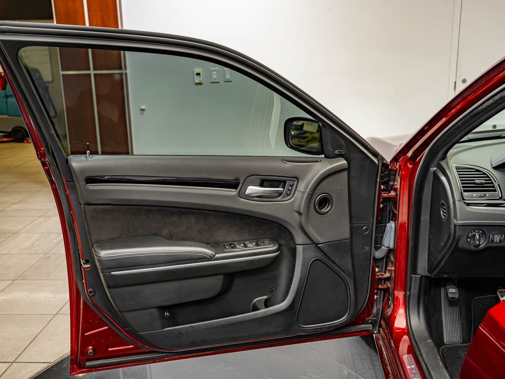 Used 2023 Chrysler 300 C RWD image 25