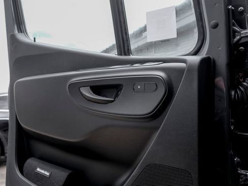 Used 2026 Mercedes-Benz Sprinter 2500 image 12