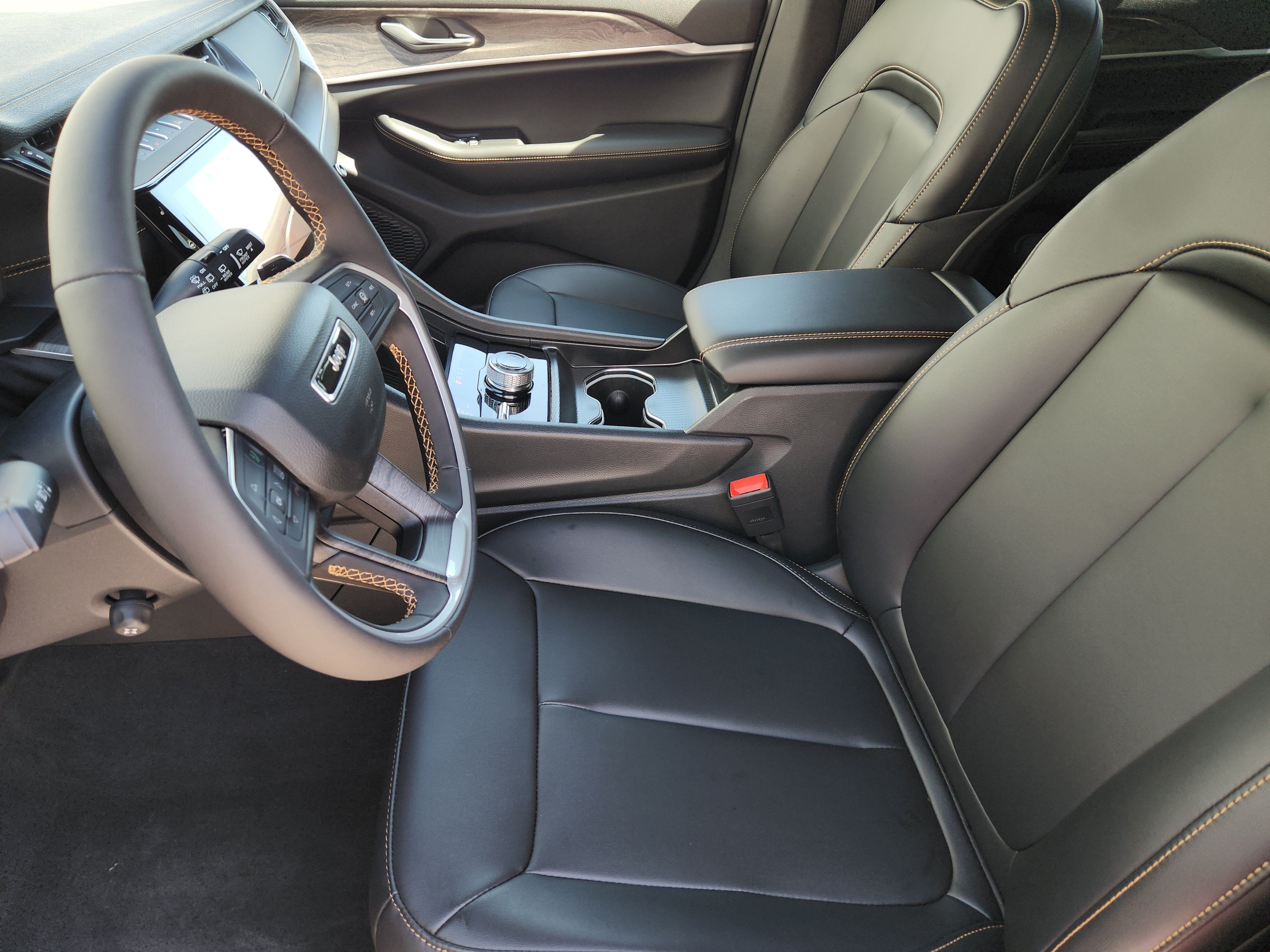New 2026 Jeep Grand Cherokee Limited AWD/4WD image 11