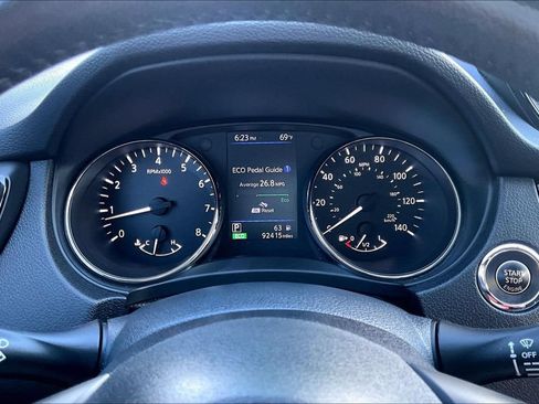 Used 2018 Nissan Rogue SV w/ Premium Package AWD/4WD image 21