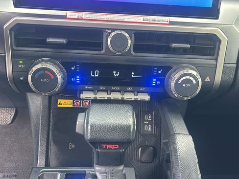 Used 2025 Toyota 4Runner TRD Off-Road image 14