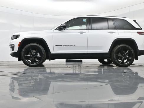 New 2025 Jeep Grand Cherokee Limited w/ Luxury Tech Group II image 50