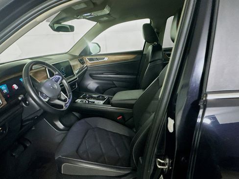 Used 2024 Volkswagen Atlas SE image 13