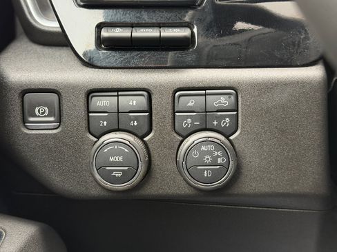 Certified 2025 Chevrolet Silverado 3500 High Country w/ Technology Package image 6