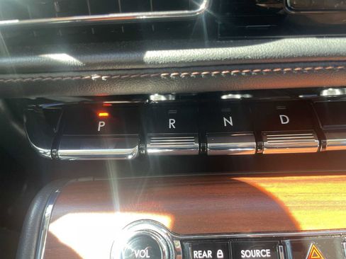 Used 2023 Lincoln Aviator Reserve w/ Equipment Group 201A RWD image 22