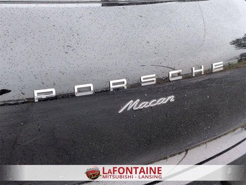 Used 2018 Porsche Macan Base image 10