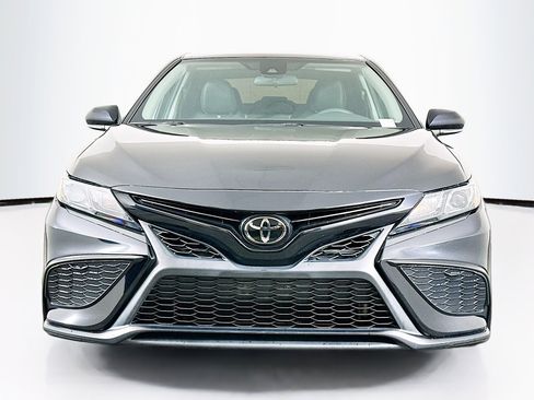 Used 2023 Toyota Camry SE image 2