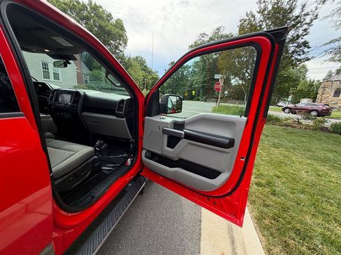 Used 2019 Ford F150 XLT w/ Equipment Group 302A Luxury AWD/4WD image 19