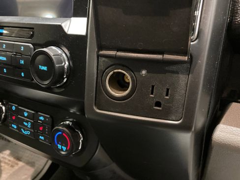Used 2019 Ford F150 XLT w/ Equipment Group 302A Luxury AWD/4WD image 6