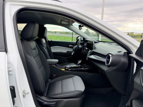 Used 2024 Chevrolet Trax LT w/ Driver Confidence Package FWD image 10