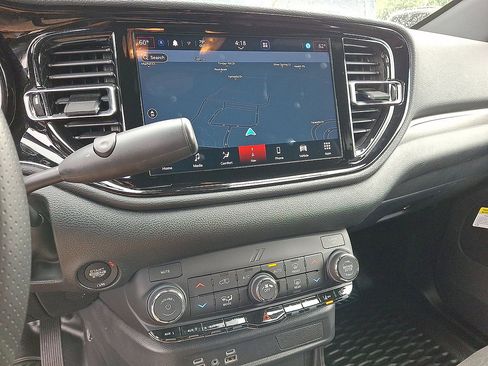 Used 2025 Dodge Durango AWD w/ Technology Group image 20
