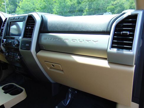 Used 2020 Ford F350 Lariat w/ Lariat Ultimate Package AWD/4WD image 19