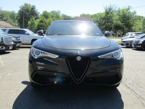 Used 2018 Alfa Romeo Stelvio Ti Sport AWD/4WD image 2