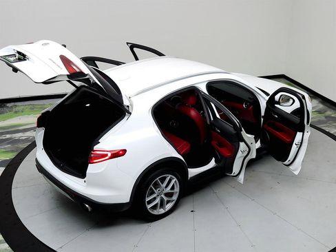 Used 2019 Alfa Romeo Stelvio AWD image 37