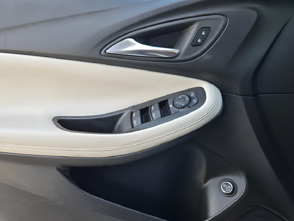 Used 2025 Buick Encore GX Preferred FWD image 19