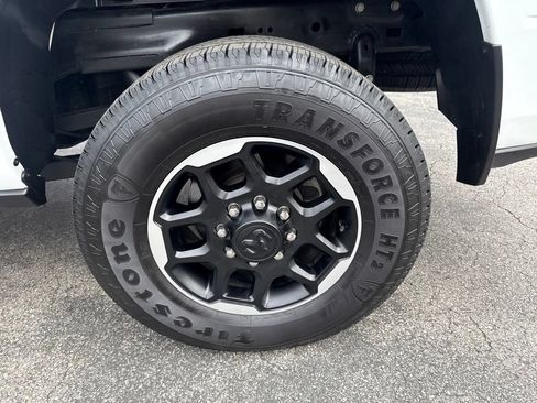 Used 2025 RAM 2500 Laramie AWD/4WD image 11