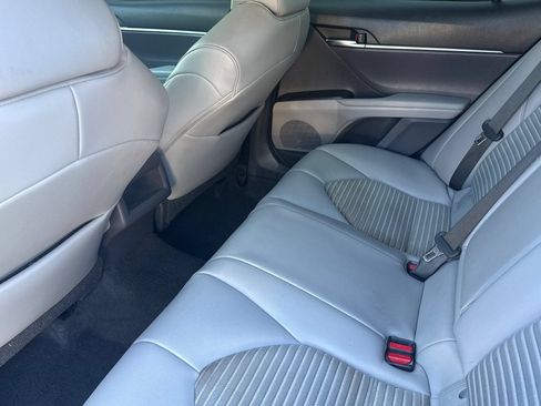 Used 2021 Toyota Camry SE w/ Cold Weather Package FWD image 14