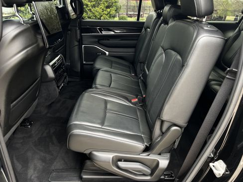 Used 2023 Jeep Wagoneer L 4WD w/ Rear Seat Video Group 1 image 34