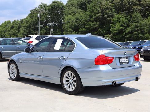 Used 2009 BMW 335i xDrive Sedan AWD/4WD image 5