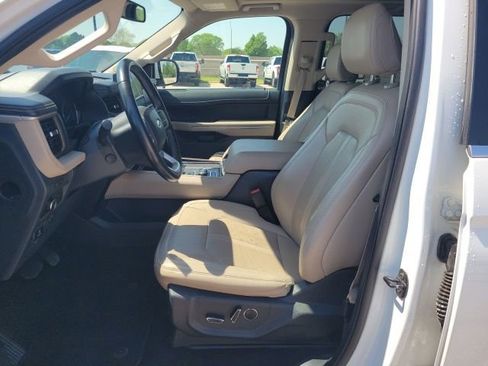 Used 2024 Ford Expedition Limited AWD/4WD image 17