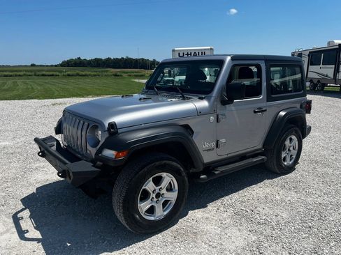 Used 2019 Jeep Wrangler Sport AWD/4WD image 7