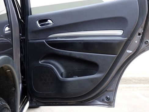 Used 2016 Dodge Durango SXT image 38