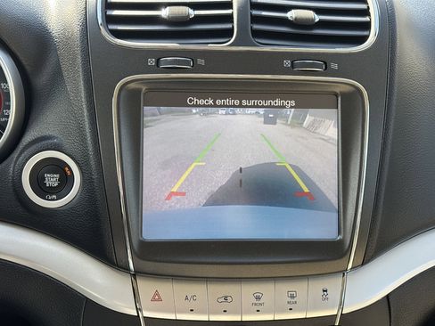 Used 2019 Dodge Journey SE w/ Safe & Sound Group FWD image 18