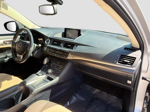 Used 2015 Lexus CT 200h image 13