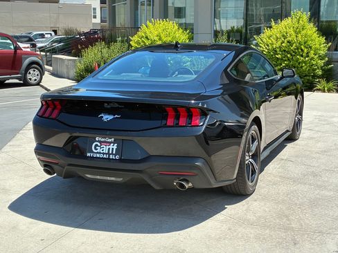 Used 2024 Ford Mustang Coupe RWD image 3