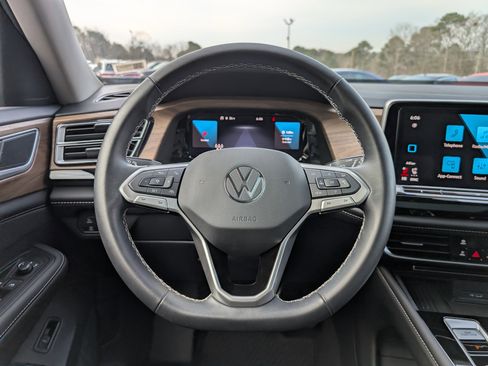 Used 2025 Volkswagen Atlas SE w/ Panoramic Sunroof Package image 27