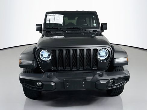 Used 2020 Jeep Wrangler Unlimited Sahara AWD/4WD image 2