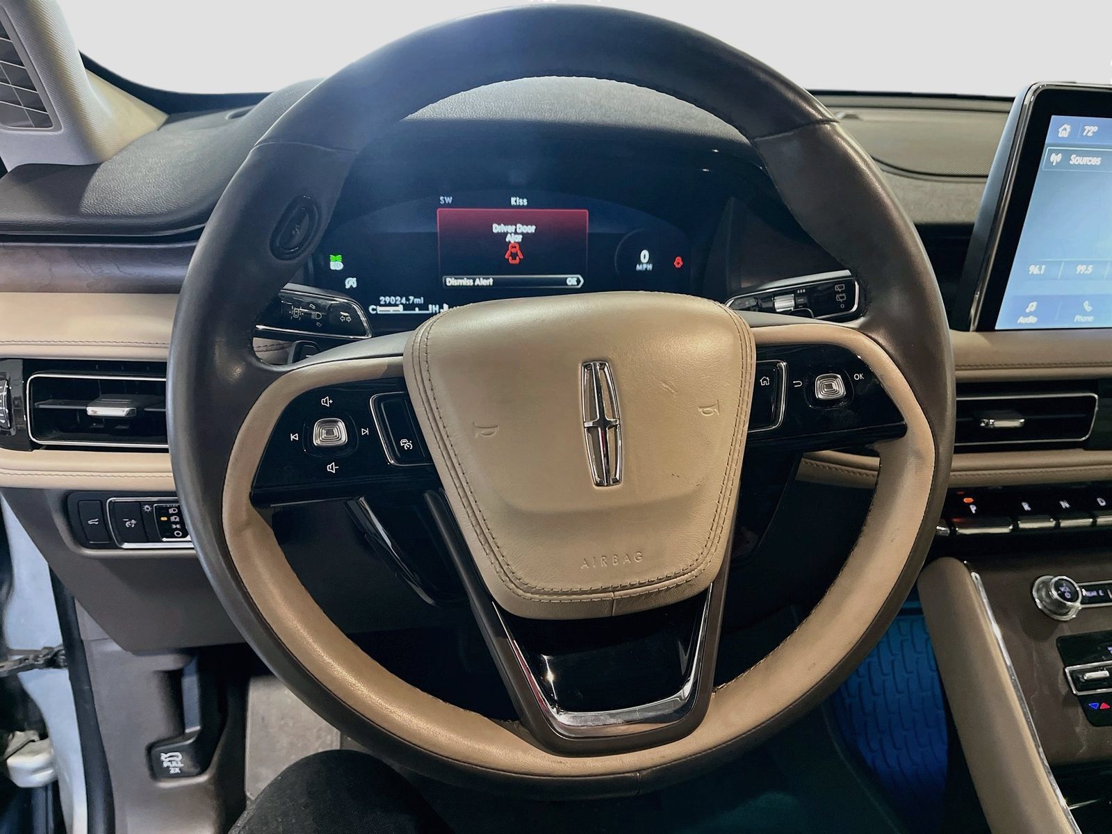 Used 2023 Lincoln Aviator Reserve w/ Equipment Group 201A AWD/4WD image 11