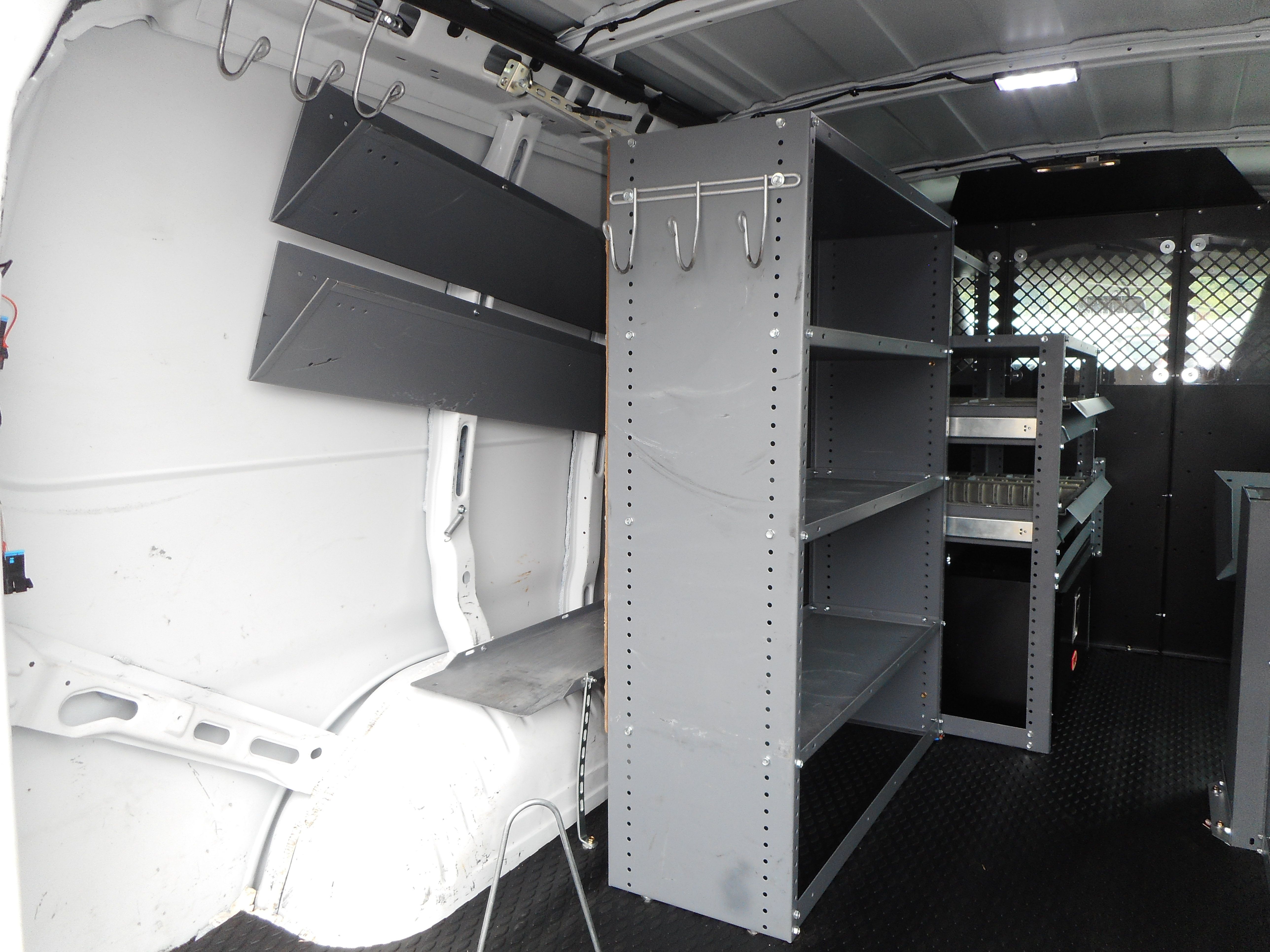 Used 2016 Chevrolet Express 2500 RWD image 17