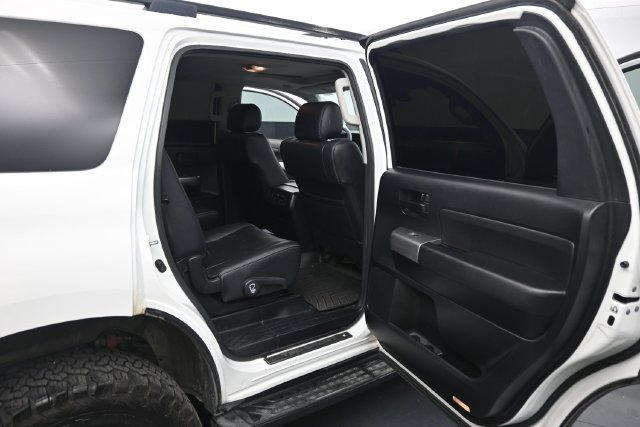 Used 2018 Toyota Sequoia TRD Sport AWD/4WD image 29