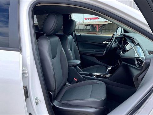 Used 2020 Buick Encore GX Preferred w/ Cold Weather Comfort Package FWD image 7