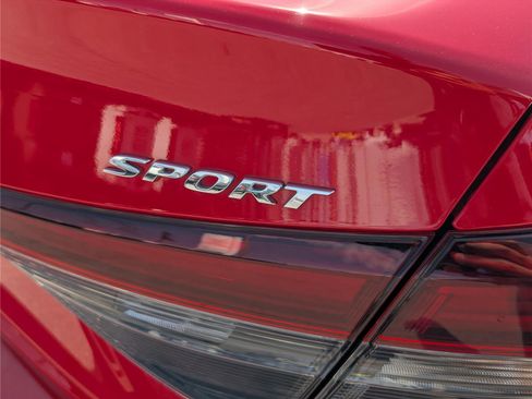 Used 2025 Honda Civic Sport image 10