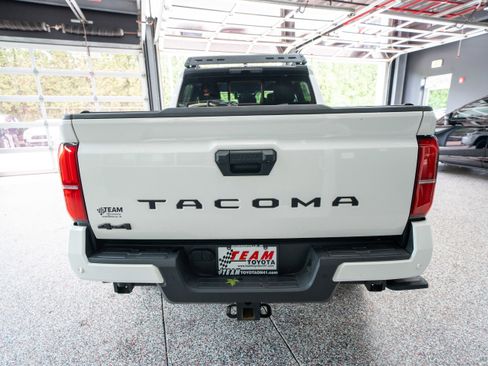 Used 2025 Toyota Tacoma SR5 AWD/4WD image 3