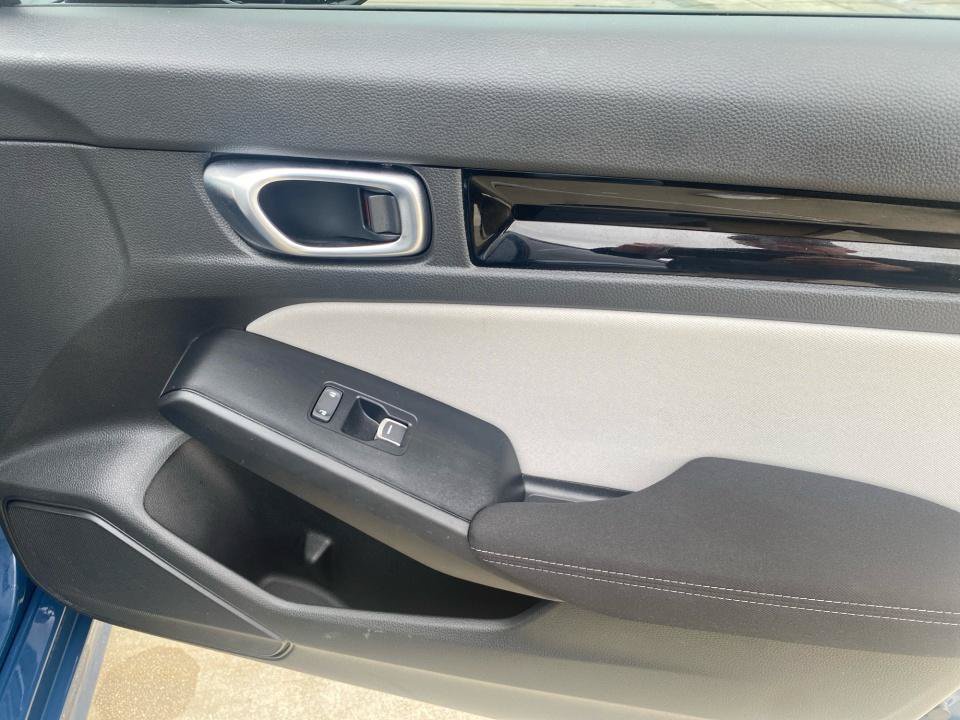 Certified 2025 Honda Civic Sport image 31