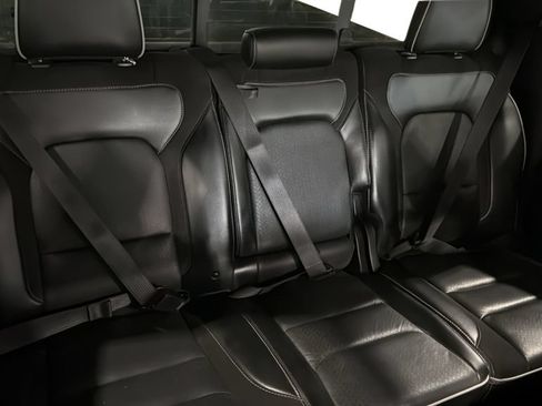 Used 2023 RAM 1500 Laramie AWD/4WD image 10