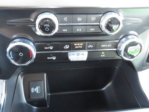 Used 2024 Ford F150 XLT w/ Mobile Office Package image 19